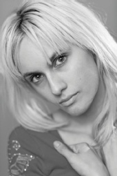 Ruth Hewson - no makeup