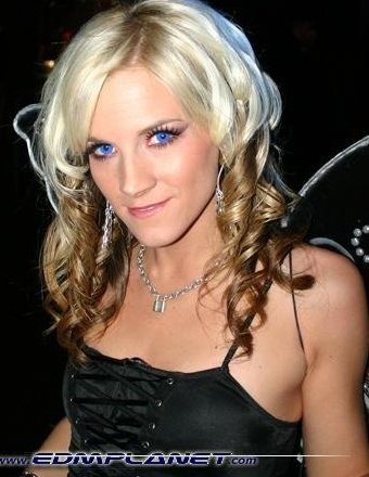 Missgaprincess - Go-Go dancing for EDMPLANET