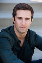 Steven Elliott