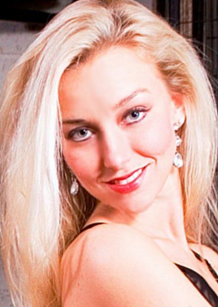 Michelle  Brüer - Colour headshot