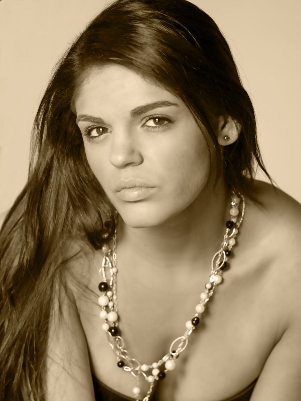 Manda - Headshot 2