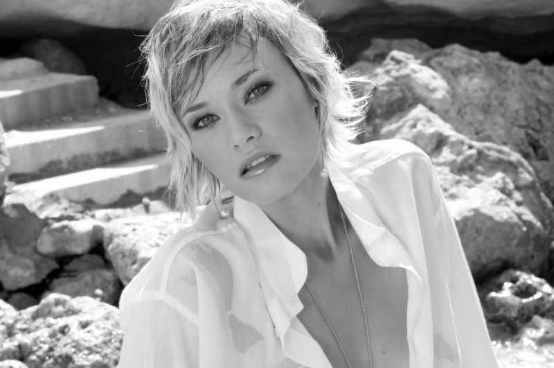 Hollie - Hollie