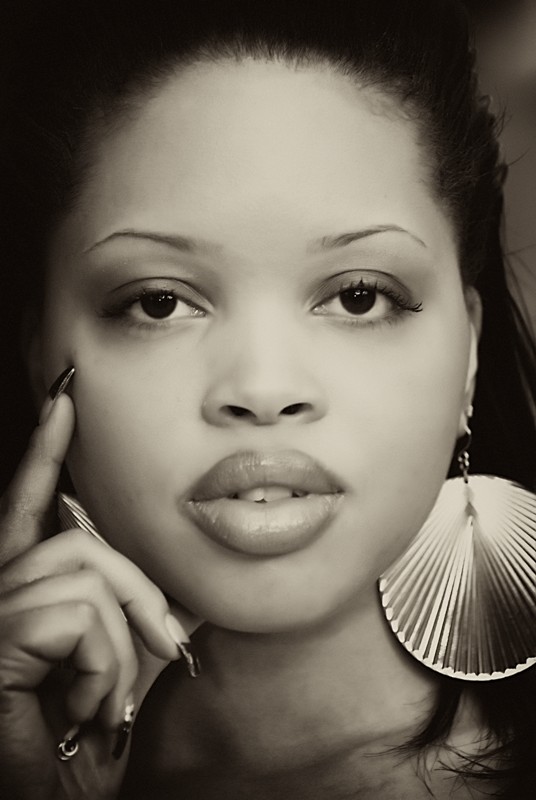 Sade` Mone`