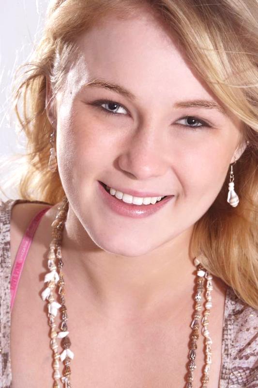 AlexisB - Alexis Buck Comp Card