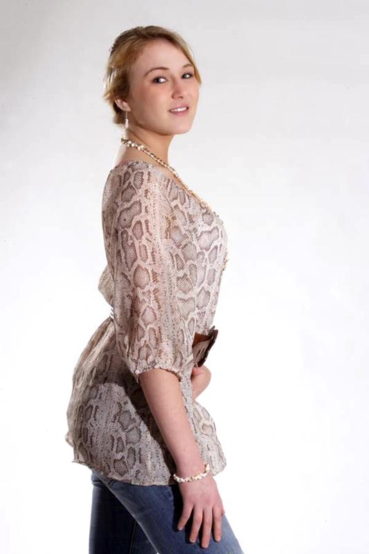 AlexisB - Alexis Buck Comp Card