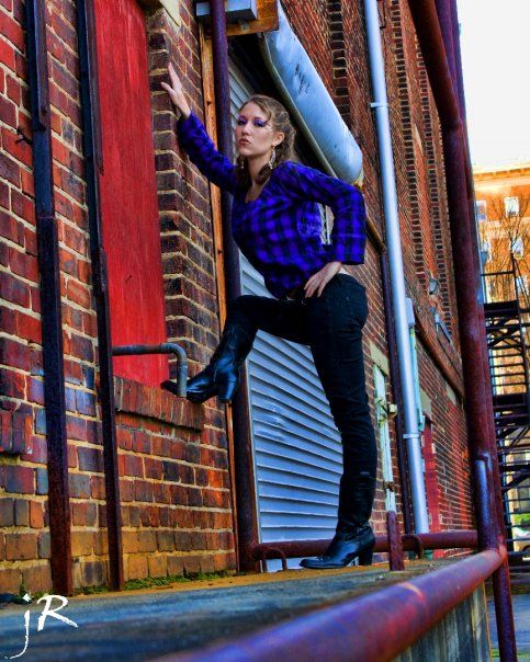 Louanne Nicole - Downtown