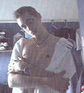 Damien King - Lite Pose