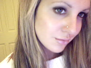 Laur - Posing On Webcam