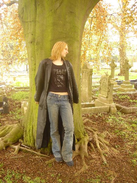 Becca - Kettering Graveyard Photo shoot