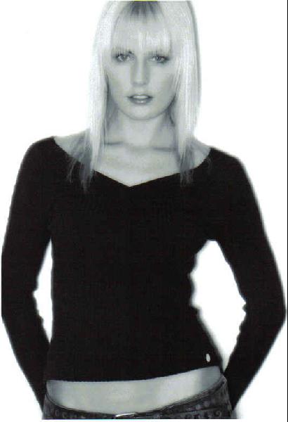 nicola - Black & white