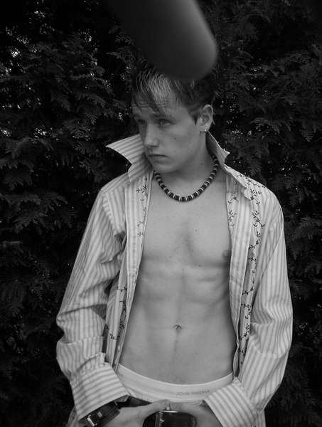 mattchew - Vine Shirt Pose 3