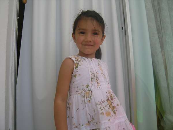 Yasmine - Pretty in white