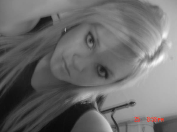 jade regan - email (onewingedangel_14@hotmail.com)