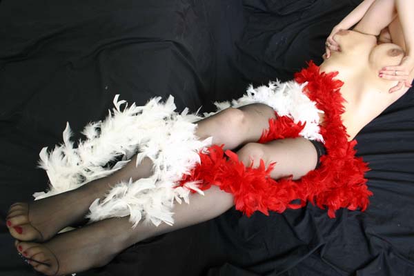 Tamsy - Boas and Boobs