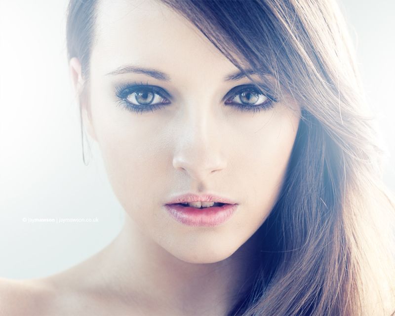 artists muse 3 - headshot 