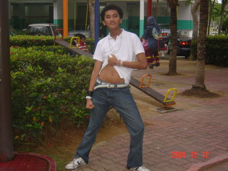Purp - gay pose