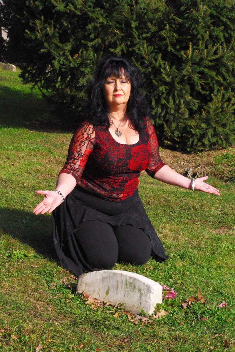 Candy C - Theodora, psychic